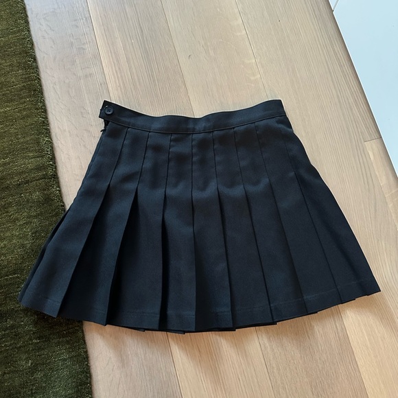 American Apparel Black Pleated Mini Skirt - Picture 1 of 5